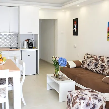 With Parking Space - 19795 * מאקרסקה