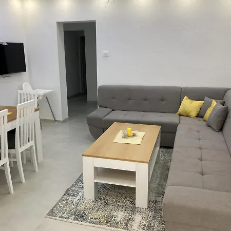 Apartament With Parking Space - 19795 *