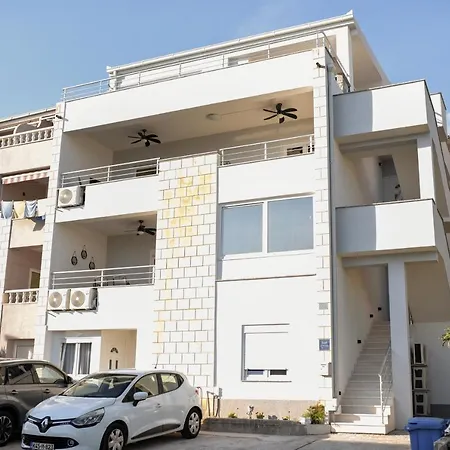 With Parking Space - 19795 Apartment Makarska