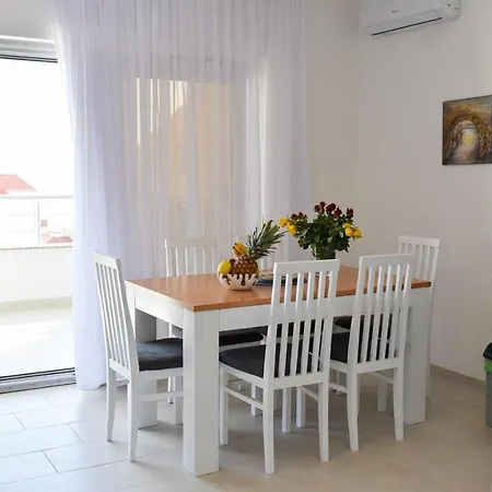 With Parking Space - 19795 Makarska