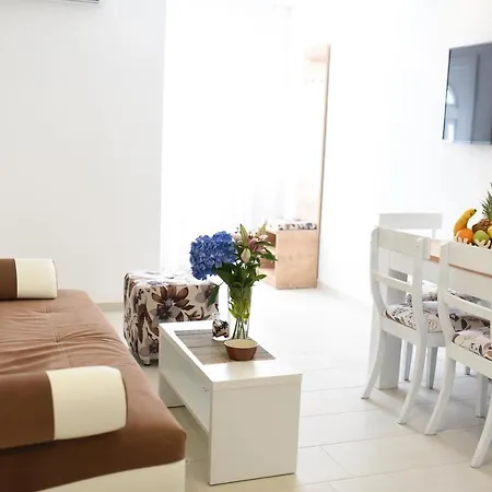 With Parking Space - 19795 Lägenhet Makarska