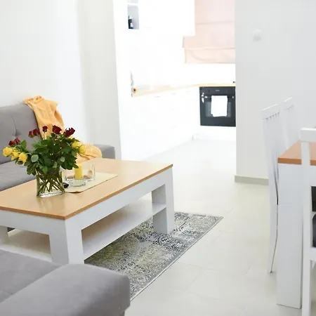 Lägenhet With Parking Space - 19795