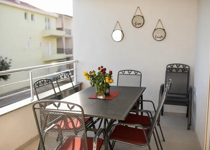 With Parking Space - 19795 Makarska